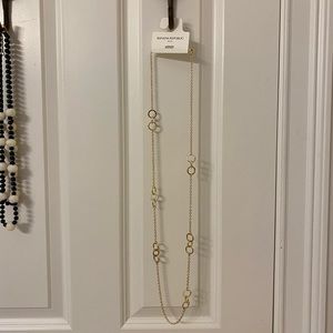 New chain necklace with interlocking gold circles